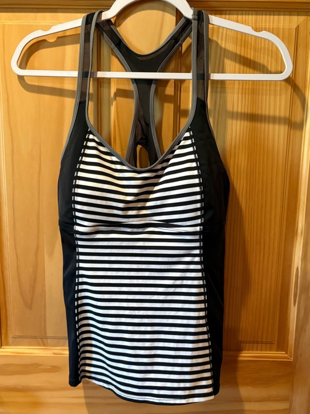 Nike Women's black/white Stripe Tankini Racerback Swim top size L